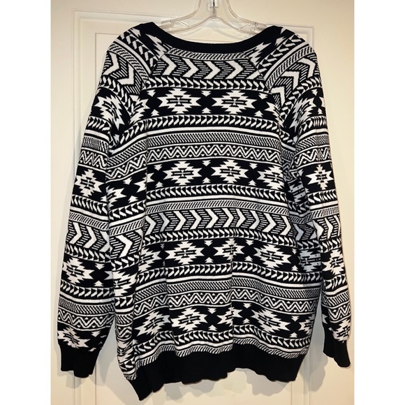 FOREVER 21 AZTEC SWEATER - SIZE M - Picture 2 of 6